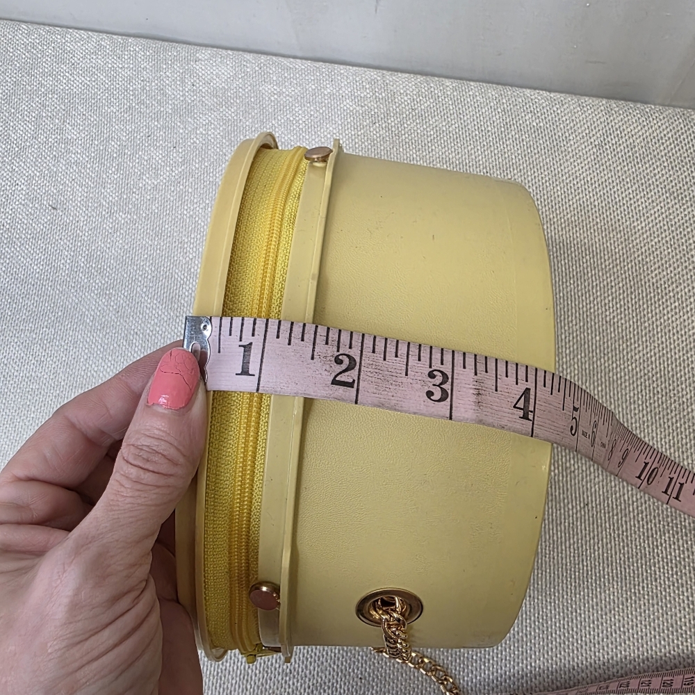 VINTAGE Tupperware Servalier Bowl Crossbody Bag | Upcycled Kitsch Yellow Purse - Picture 8 of 9